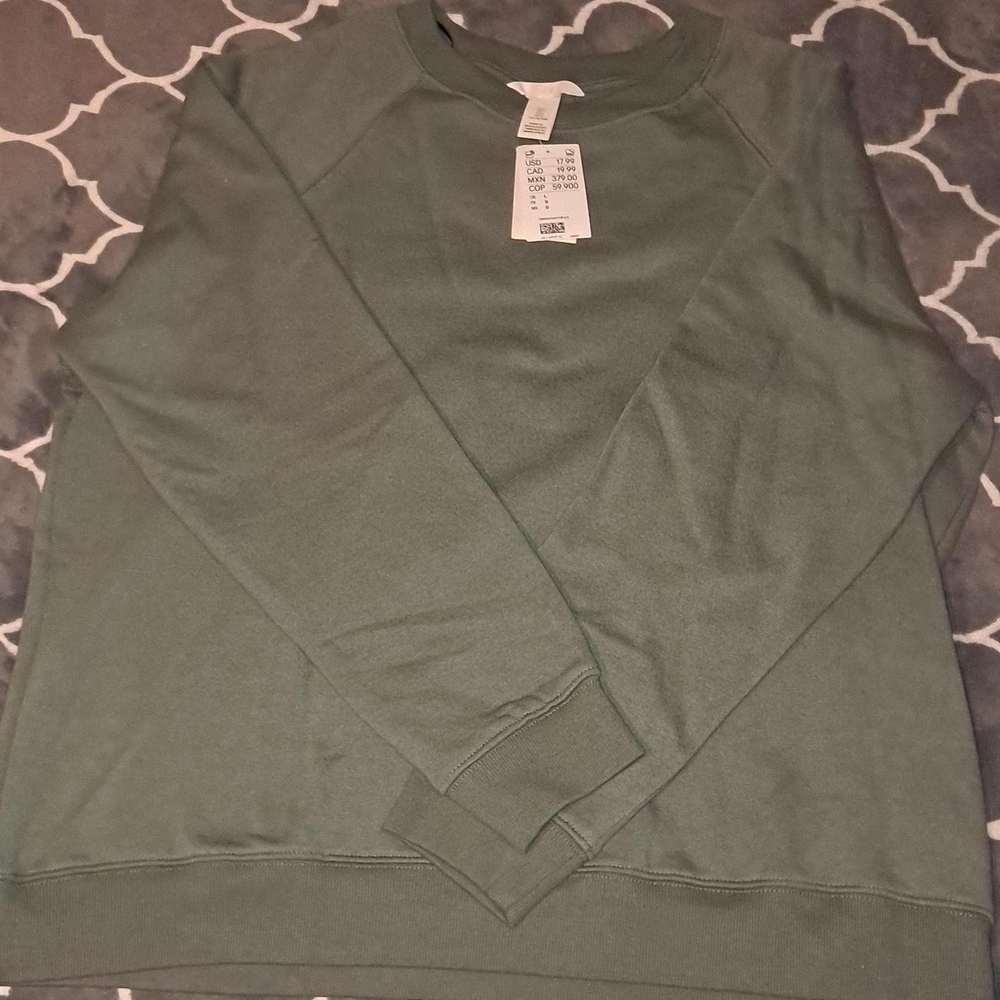 H&M Women's Olive Crew Neck Sweater